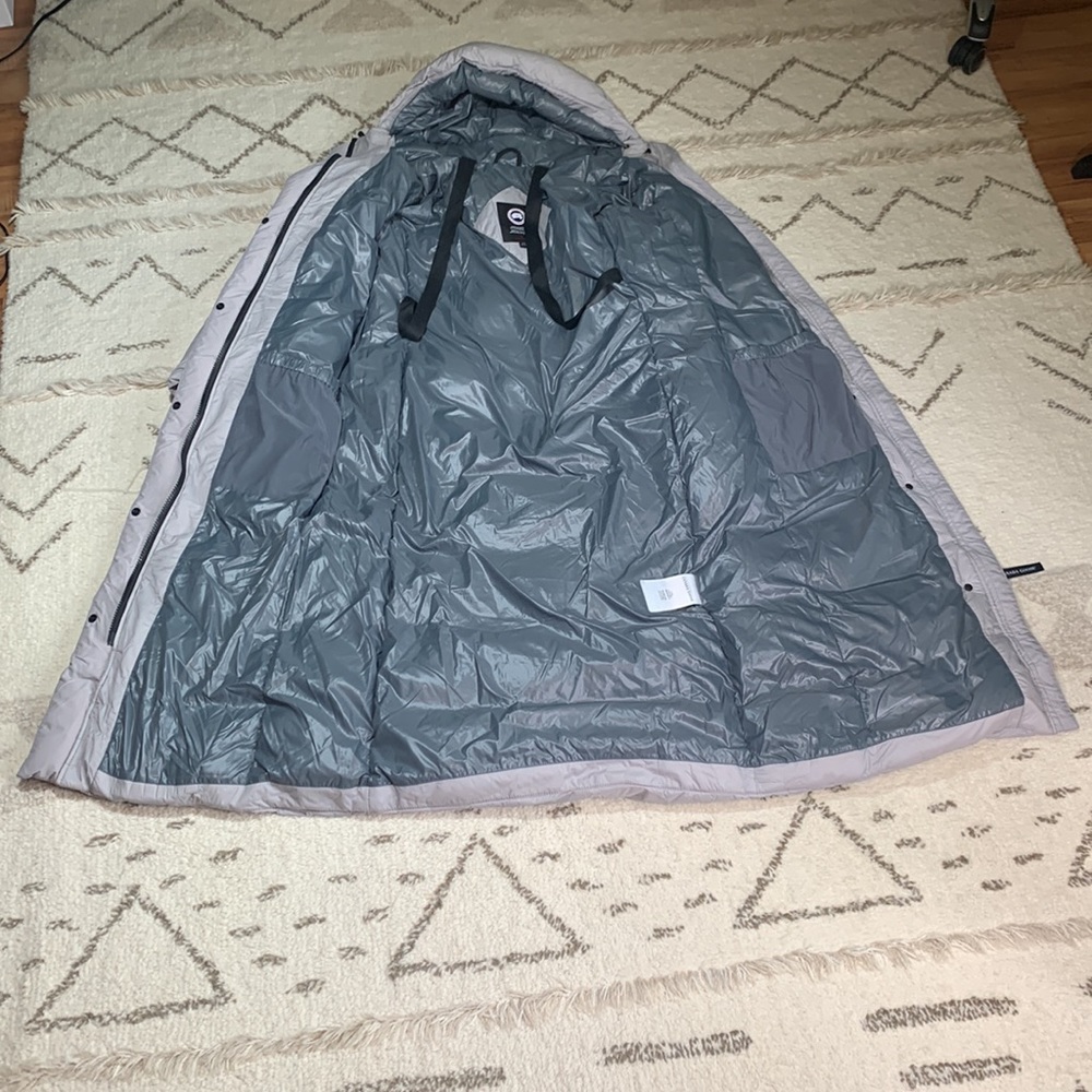 Canada Goose Alliston 750 Fill Power Down Long Hooded Parka - Picture 12 of 14
